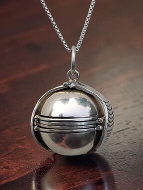 🔥 Vintage Sterling Silver Six Photo Ball Locket Pendant Necklace